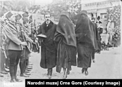 Crnogorski princ Petar i princeze Ksenija i Vjera na sahrani kralja Nikola, 1921.