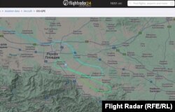 В системата за проследяване на полети FlightRadar24 се вижда как самолетът кръжи над Пловдив.