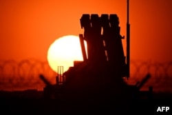 Un sistem de apărare antiaeriană Patriot instalat la centrul militar pentru Ucraina de la aeroportul Rzeszow-Jasionka din în sud-estul Poloniei, martie 2025.