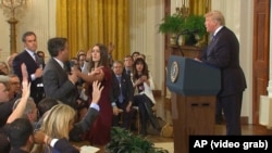 Білий дім позбавив Акосту акредитацыъ на початку місяця