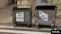 Mostar od 2008. nema izbora (fotografija: plakati u Mostaru u postizbornoj 2009. godini)