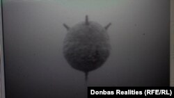 Так выглядит якорная мина в объективе подводного дрона. В данном случае – учебная британская