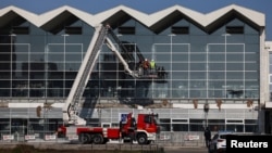 Stradalo je 15, a teško povređeno dvoje ljudi, kada se 1. novembra obrušila betonska nadstrešnica rekonstruisane Železničke stanice u Novom Sadu.