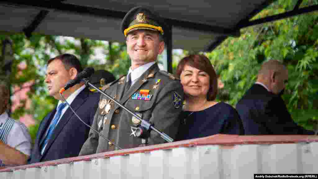 Начальник Київського військового ліцею імені Івана Богуна Герой України генерал-майор Ігора Гордійчук (позивний «Сумрак») з дружиною Тетяною