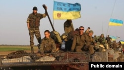 Українські військовослужбовці у зоні бойових дій на Донбасі. Вересень 2014 року