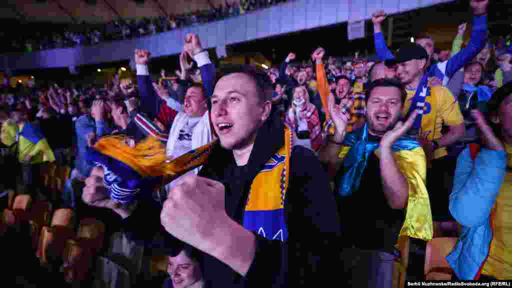 Проте зуміла зрівняти рахунок завдяки забитому м'ячу Андрія Ярмоленка і голу Романа Яремчука