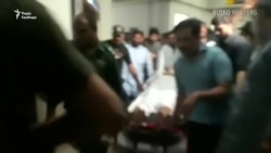 Пораненого внаслідок стрілянини міністра Пакистану доставили в лікарню (відео) Пораненого внаслідок стрілянини міністра Пакистану доставили в лікарню (відео)