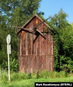 Канівський вітряк, що більше не працює