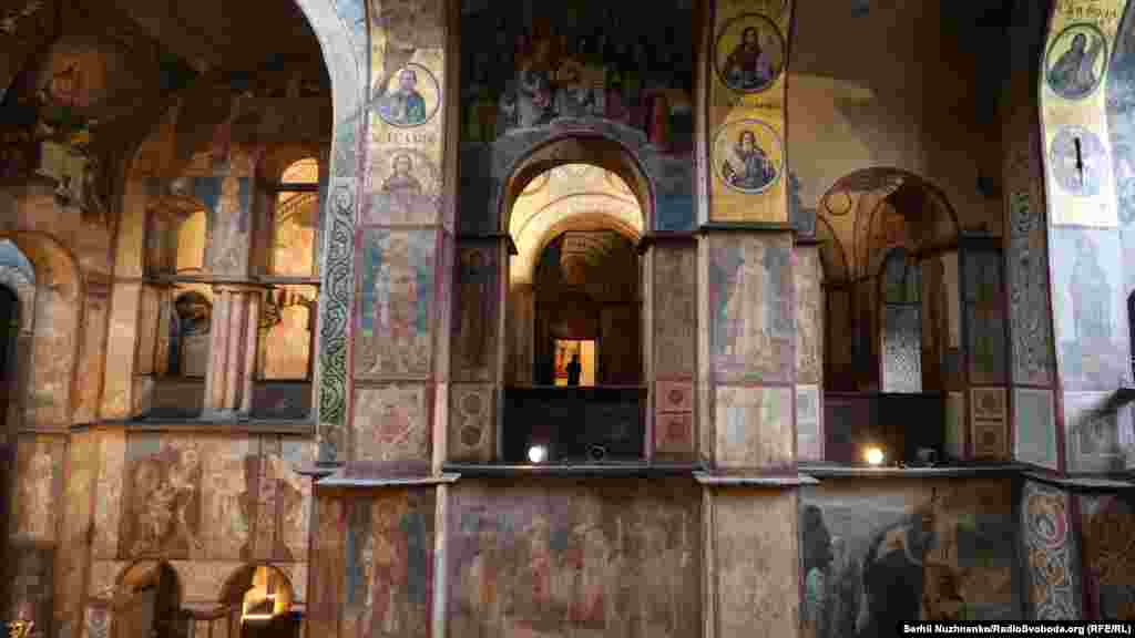 Софійський собор у Києві – пам’ятка української архітектури і монументального живопису, споруда часів України-Русі (1011 рік)