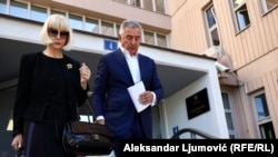 Milo Đukanović sa sestrom, advokaticom Anom Đukanović u Podgorici, septembar 2025.