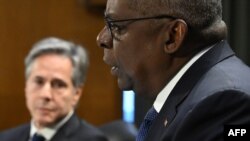 Міністр оборони США Ллойд Остін (п) і держсекретар Ентоні Блінкен на слуханнях у Сенаті, 31 жовтня 2023 року