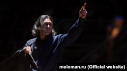 Дирижер Владимир Юровский