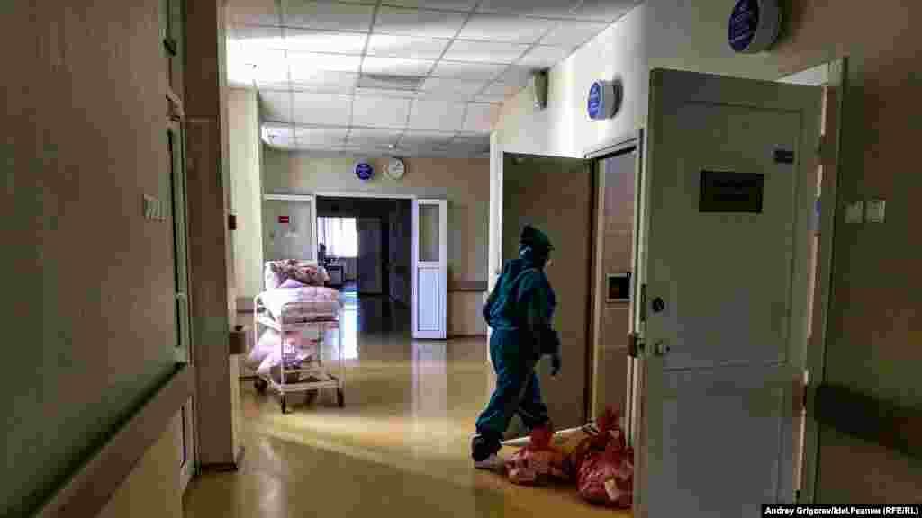 Ковидный госпиталь в Казани, июнь. 