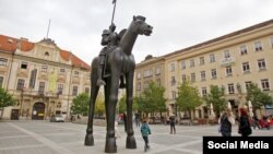 Скульптура Ярослава Роны "Отвага" в Брно