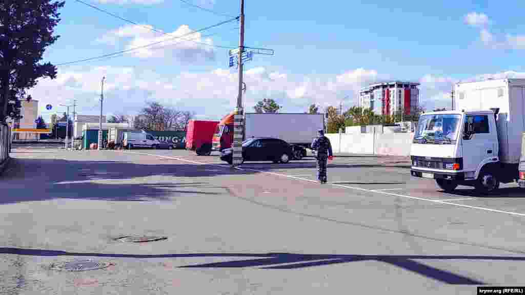 Сейчас на «Привозе» можно увидеть очень много свободных мест. Количество реализаторов значительно уменьшилось