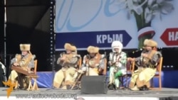 Хроники крымского сопротивления: как в Симферополе проходил митинг-концерт за «референдум» (видео) Хроники крымского сопротивления: как в Симферополе проходил митинг-концерт за «референдум» (видео)