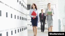 Як свідчать дані дослідження, приблизно половина чоловіків і жінок вважають, що чоловіки можуть бути кращими світовими лідерами, а понад 40% – думають, що чоловіки є кращими керівниками бізнесів і мають більше права на роботу, коли робочих місць бракує