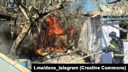 На території одного з домоволодінь сталася пожежа – горіли житловий будинок та надвірні забудови