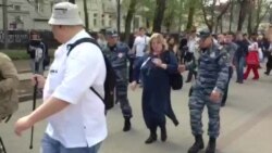 Арест за расклейку стикеров Арест за расклейку стикеров