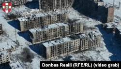 «В умовах щільної забудови максимальна видимість не більше 15 метрів». Торецьк, скріншот із відео 100-ї ОМБр ЗСУ