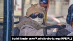 20 березня у зв’язку з поширенням хвороби Кабінет міністрів запровадив стан надзвичайної ситуації в Києві, Дніпропетровській та Івано-Франківській областях