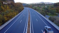 Upitno još 100 miliona evra iz EU, jer BiH kasni sa reformama
 Upitno još 100 miliona evra iz EU, jer BiH kasni sa reformama