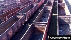 Пустые вагоны из-под угля, Харцызск