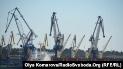 Розвантаження вугілля в порту «Південний», Одеська область