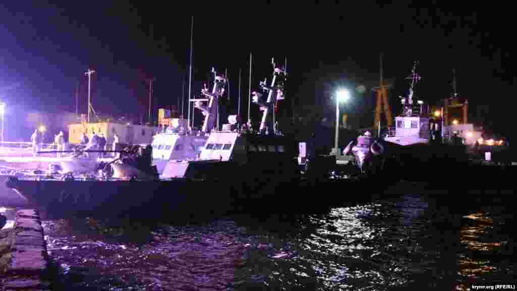 Возвращенные из аннексированного Крыма украинские корабли: малые бронированные артиллерийские катера «Никополь» и «Бердянск», а также буксир «Яны Капу». Они прибыли в порт Очакова 20 ноября. По словам украинских дипломатов, большинство вооружения, навигационного и электромеханического оборудования отсутствовало. С кораблей также демонтировали фекальные системы, бойлеры, большинство плафонов, розетки и лампы