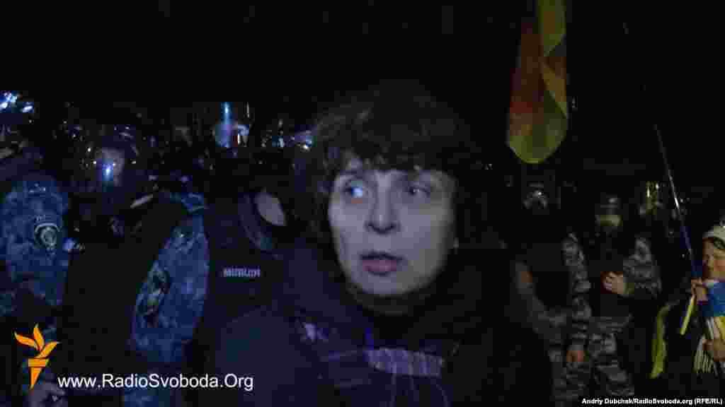 Інна Кузнецова у Києві під час стріму поруч з Кабміном, 24 листопада 2013 року. Радіо Свобода першим розпочало стрім із Євромайдану, тоді ці кадри облетіли весь світ. «Люди з різних куточків світу дізнавались про події в Україні завдяки Радіо Свобода і дехто мені навіть писав, що перебуваючи закордоном, після переглядів наших відео, вирішив повернутись в Україну. Письменник Андрій Любка говорив про це публічно», – пригадувала Інна Кузнецова  