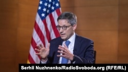 Радник Держдепартаменту США Дерек Шолле