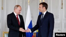 Перша зустріч Макрона і Путіна, Версаль, Франція, 29 травня 2017 року