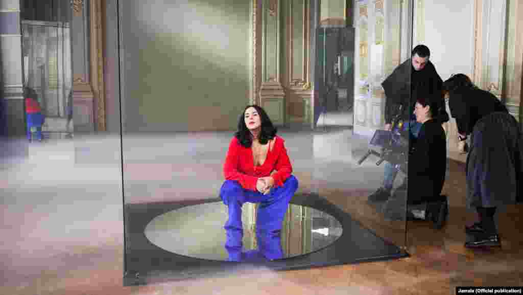 Съемки клипа проходили на территори особняка графини Уваровой в Киеве. В начале 20 века его простроили по приказу Натальи Уваровой – дочери киевского предпринимателя Федора Терещенко и супруги дворянина Сергея Уварова