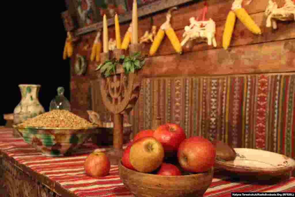 Фрагмент гуцульського інтер’єру на Різдво