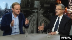 Дискутируют Дмитрий Некрасов и Сергей Цыпляев